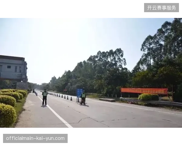 主赛场周边临时交通疏导投入过剩折射出城市承载力规划的盲点