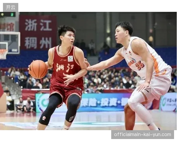上海男篮常规赛豪取38胜4负，凭借21战全胜的主场统治力时隔24年重夺常规赛冠军